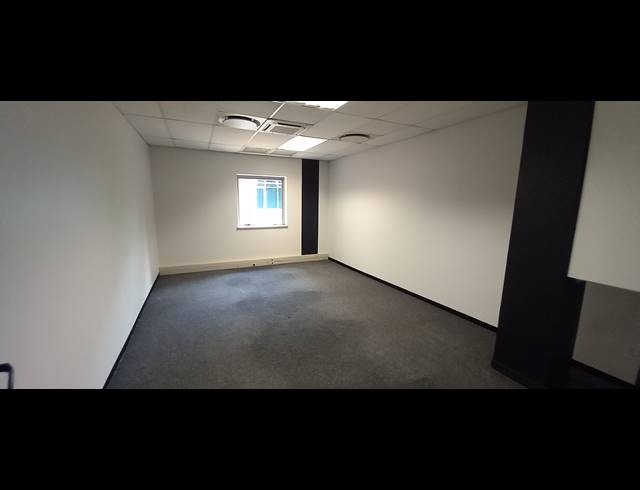 669M² OFFICE TO LET IN BRYANSTON